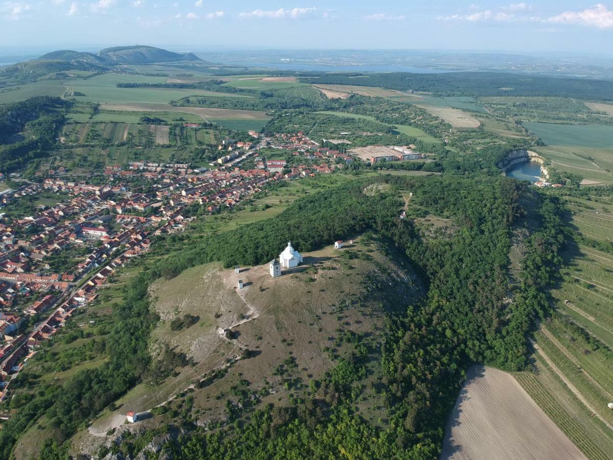 Ferienwohnung Pod Svatym Kopeckem Mikulov Exterior foto